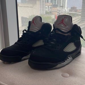 Gently Used AIR JORDAN 5 OG 'METALLIC' 2016